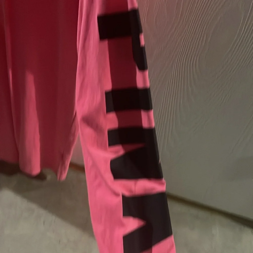 Pink top - Picture 3 of 6